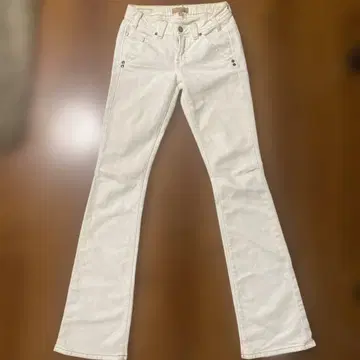 YANUK 화이트 부츠컷 데님 23인치