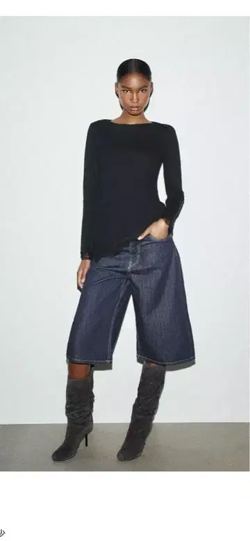 소프트 레이스 상의 ZARA 블랙