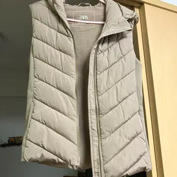 ZARA 베이지 퀼팅 다운 베스트