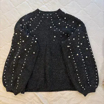 [새상품급] 펄 장식 그레이 니트 스웨터