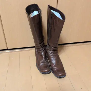 브라운 가죽 롱 부츠 사이드 지퍼