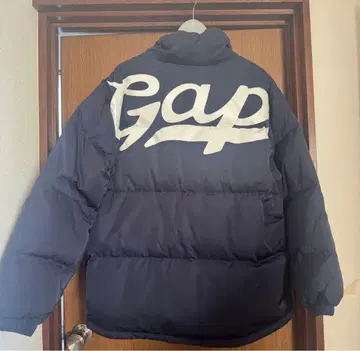 GAP 볼륨 다운 자켓 빅 로고 S 사이즈