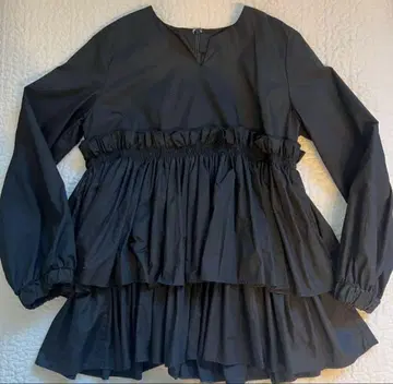 주름이 잘 가지 않는 티어드 블라우스 헬로우 바이 후미오 카나가와