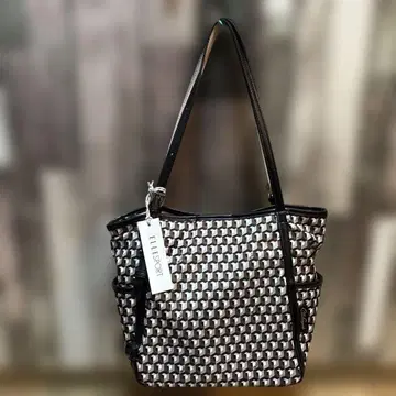 ELLE SPORT 숄더백 입체 무늬