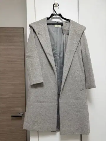 후드 부착 그레이 롱 코트