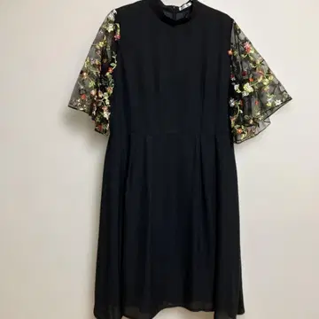 여성용 엘레강트 블랙 원피스 꽃무늬 자수 소매