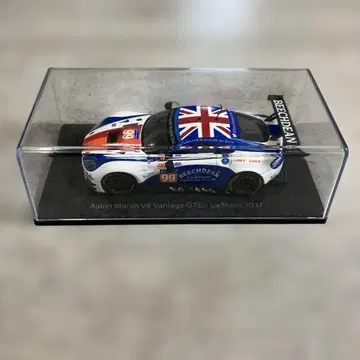 애스턴 마틴 V8 밴티지 GTE 미니카