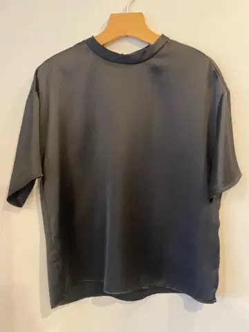 ZARA 반팔 새틴 블라우스 XS