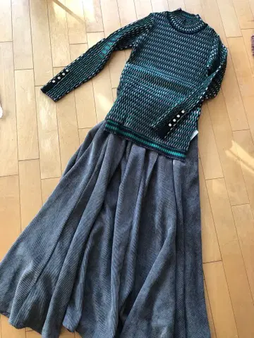 니트 그린 계열