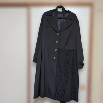 블랙 레이스 패널 롱 코트