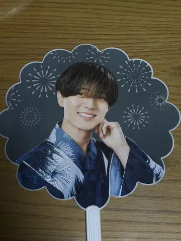 King&Prince와 불꽃놀이 나가세 렌 불꽃 모양 부채