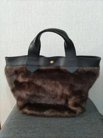 레갈로 퍼와 가죽 토트백 브라운 레어