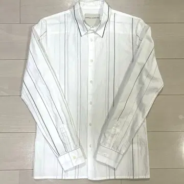 스테판 슈나이더 스트라이프 셔츠