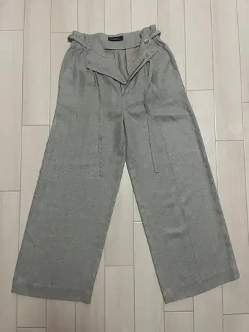 그린 레이블 릴랙싱 베이지 와이드 팬츠