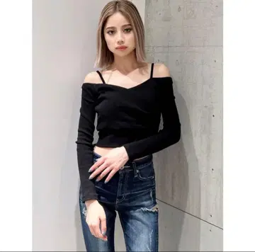 GYDA 카슈쿨 디자인 오프숄더 상의