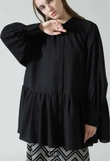 ADORE*블랙 긴팔 셔츠
