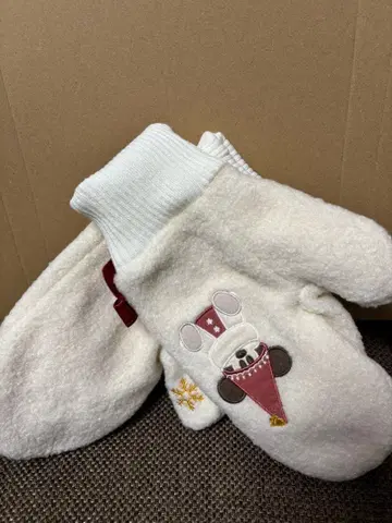 릴린린 미튼 2025