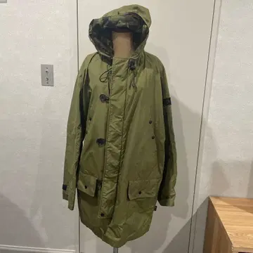 올리브색 후드 부착 밀리터리 자켓