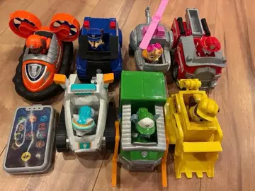 파우 패트롤 피규어와 차량 세트 스마트폰 포함