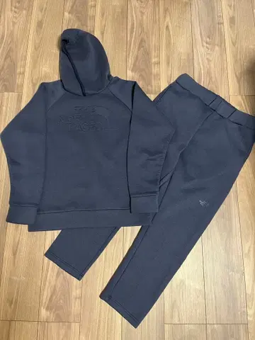 THE NORTH FACE 후드 부착 맨투맨 세트