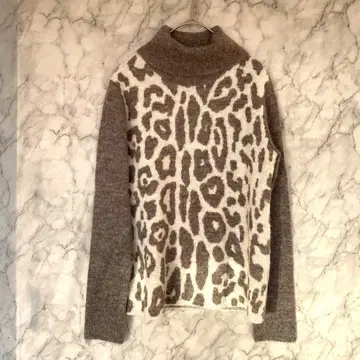 모가 하이넥 어른스러운 세련됨 x 애니멀 무늬 니트 레오파드 무늬