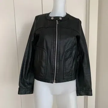 UNIQLO 블랙 가죽 숏 자켓