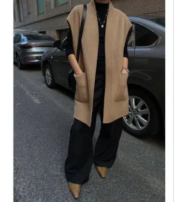 [ 새상품급 ] 베이지 롱베스트 포켓 부착