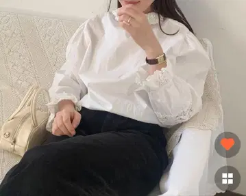 레이스 포함 화이트 긴팔 셔츠