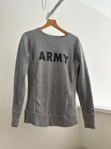 챔피온 리버스 위브 ARMY 맨투맨