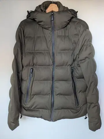 [ ZARA ] 올리브 그린 패딩 자켓