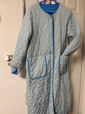아즈노아즈 퀼팅 롱 코트 사이즈 1 그레이/블루