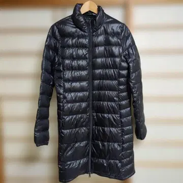 유니클로 프리미엄 다운 울트라 라이트 L 블랙