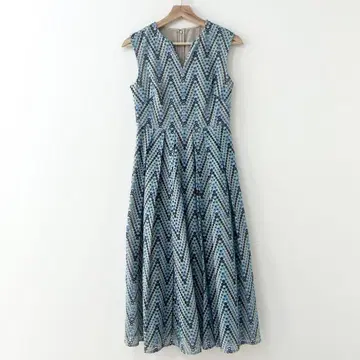 새상품급 ANAYI 그라데이션 자수 키홀 원피스 블루 36