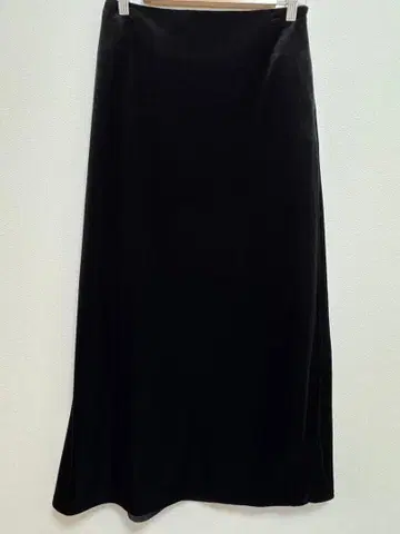 BEAMS 블랙 벨벳 롱 스커트 슬릿