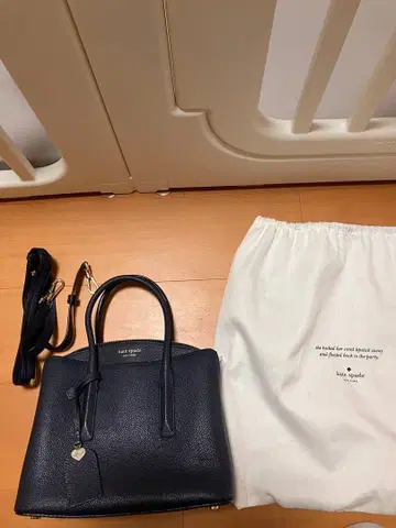 [새상품급] 케이트 스페이드 네이비 핸드백