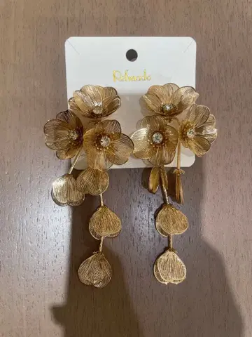 꽃 모티브 골드 귀걸이