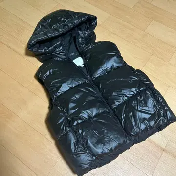 에이치앤엠 베스트 후드 부착 블랙 광택감