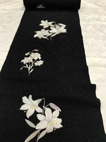 은통시 코몬 옷감 순수 실크 백합 자수