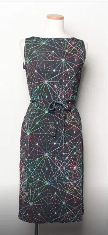 에네스베 전사 슬리브리스 원피스 새상품급