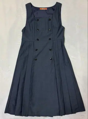 핀트 엠블럼 단추 플리츠 오버롤 스커트