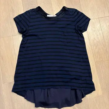 sacai luck 네이비 스트라이프 반팔 티셔츠