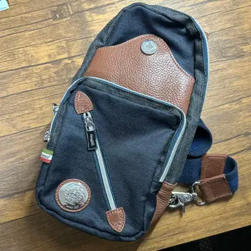 오로비안코 바디백 블랙/브라운