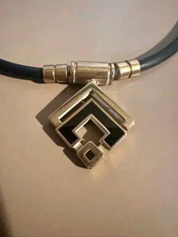 콜란토테 목걸이