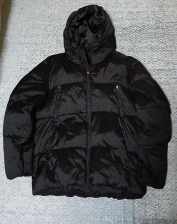 GU 블랙 패딩 자켓 후드 부착