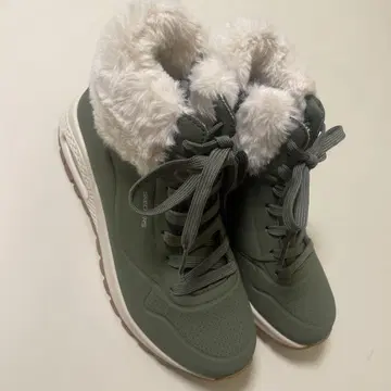SKECHERS 올리브 그린 스니커즈/부츠