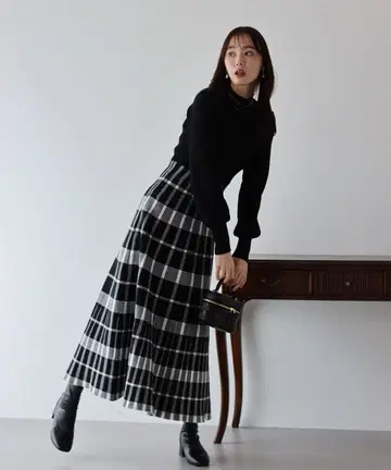 미사용 새상품 이번 시즌 블루이스트 니트 원피스 체크