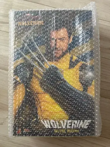 미개봉 새상품 핫토이즈 울버린 보너스 액세서리 포함