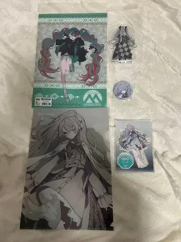 하츠네 미쿠 모치즈키 케이 아크릴 스탠드 ZOZO 캔뱃지 클리어 파일