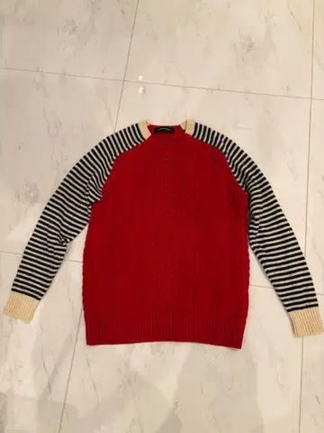 페노메논 phenomenon 케이블 짜임 빨간색 니트 스웨터