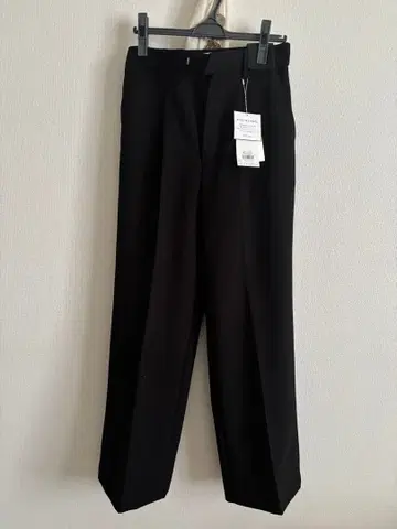 Mila Owen 블랙 스트레이트 팬츠